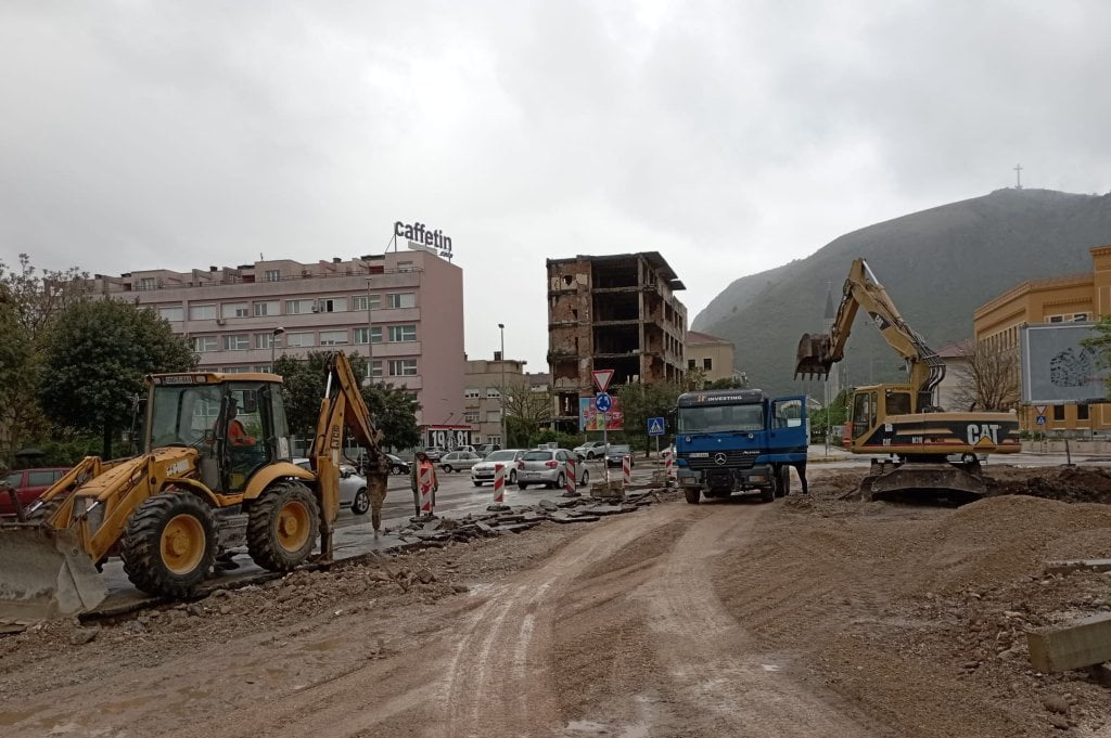 Započeli radovi na izgradnji 'dvotračnog turbo rotora' na Španjolskom trgu