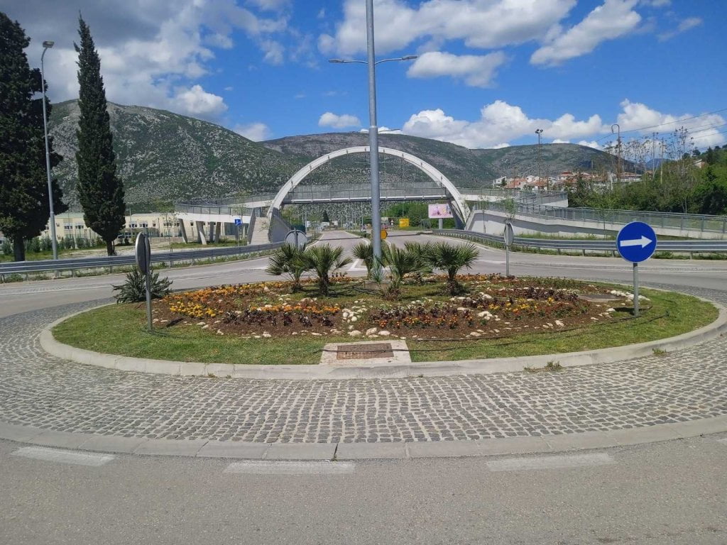 U Mostaru započela proljetna sadnja cvijeća