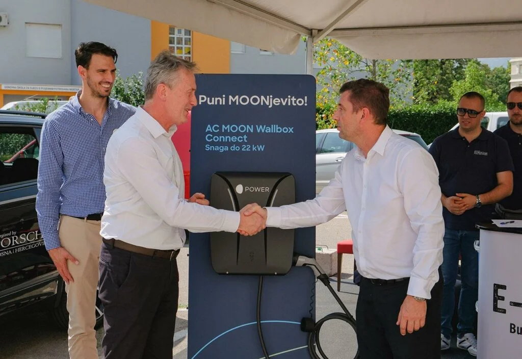 Mostarci vozili električne automobile