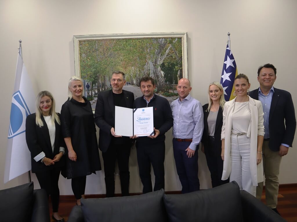 Gradonačelnik Kordić uručio zahvalnicu predstavnicima Organizacije Dogs Trust