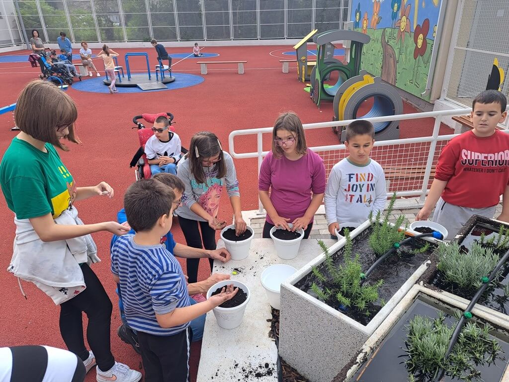 Održana prva radionica hortikulture u osjetilnom parku Kantarevac u Mostaru